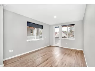 Photo #6: 19125513 Listing