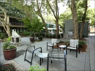 Photo #3: 19127231 Listing