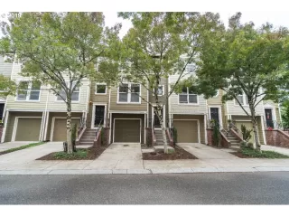 Photo #1: 19130283 Listing