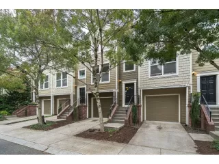 Photo #2: 19130283 Listing