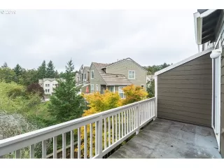 Photo #5: 19130283 Listing