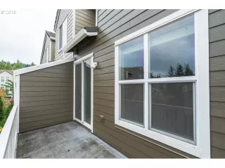 Photo #6: 19130283 Listing