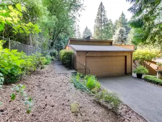 Photo #1: 19130830 Listing