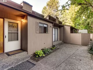 Photo #2: 19130830 Listing