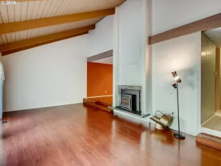 Photo #3: 19130830 Listing