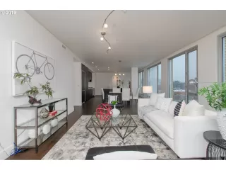 Photo #3: 19132799 Listing