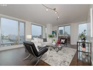 Photo #6: 19132799 Listing