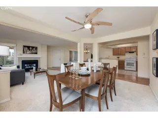 Photo #1: 19136672 Listing