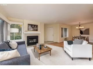 Photo #2: 19136672 Listing