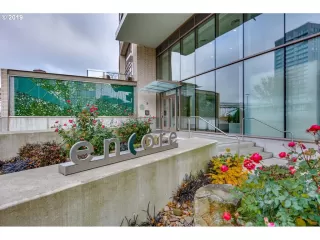 Photo #1: 19138942 Listing