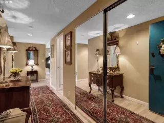 Photo #1: 19139458 Listing