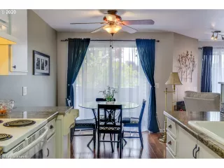 Photo #5: 19140263 Listing