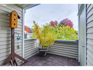 Photo #6: 19140263 Listing