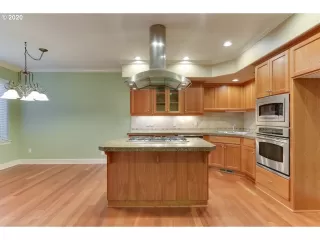 Photo #4: 19141888 Listing