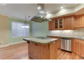 Photo #5: 19141888 Listing