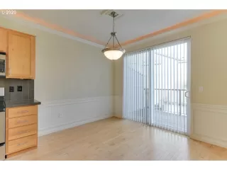 Photo #2: 19143099 Listing