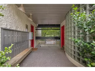 Photo #5: 191434603 Listing 