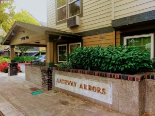 Photo #1: 19143637 Listing