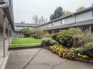 Photo #1: 19144307 Listing