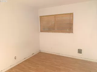 Photo #2: 19145145 Listing 