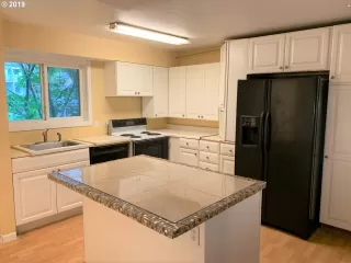 Photo #6: 19145145 Listing 