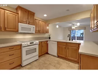 Photo #2: 19149290 Listing