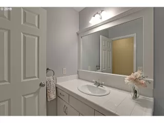 Photo #4: 19149290 Listing