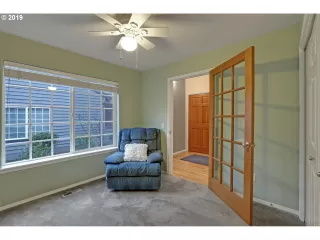 Photo #5: 19149290 Listing