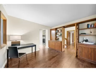 Photo #3: 19149544 Listing