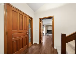 Photo #5: 19149544 Listing