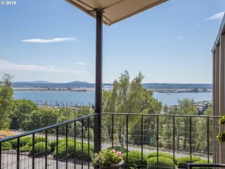 Photo #1: 19150663 Listing