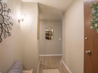 Photo #2: 19150663 Listing