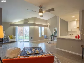 Photo #3: 19150663 Listing