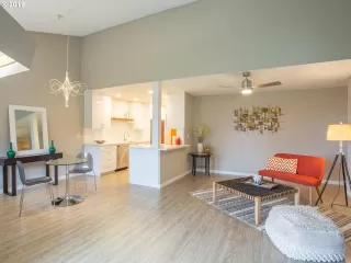 Photo #6: 19150663 Listing