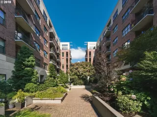 Photo #1: 19153085 Listing 