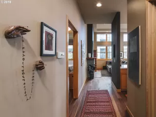 Photo #2: 19153085 Listing 