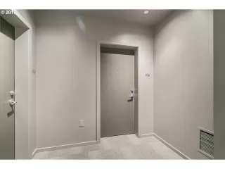 Photo #1: 19153709 Listing