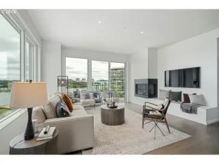 Photo #3: 19153709 Listing