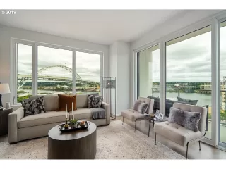 Photo #4: 19153709 Listing