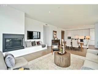 Photo #5: 19153709 Listing