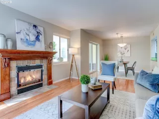 Photo #2: 19155307 Listing 