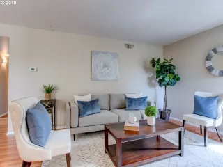 Photo #4: 19155307 Listing 