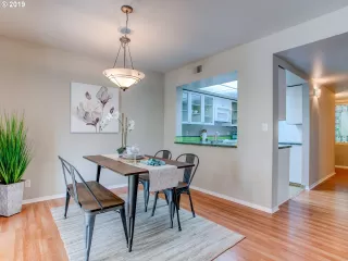 Photo #5: 19155307 Listing 