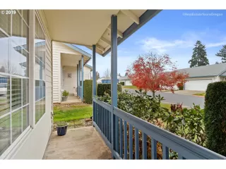 Photo #1: 19163022 Listing