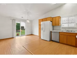 Photo #4: 19163022 Listing