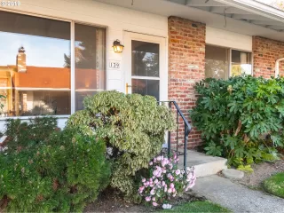 Photo #1: 19164960 Listing