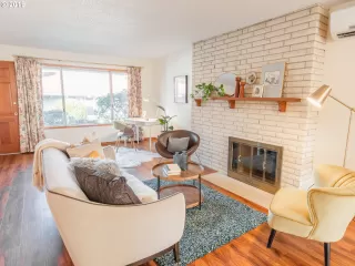 Photo #2: 19164960 Listing