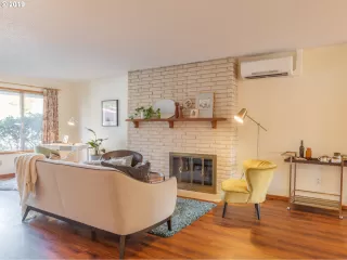 Photo #3: 19164960 Listing