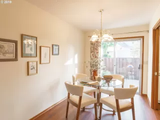 Photo #4: 19164960 Listing