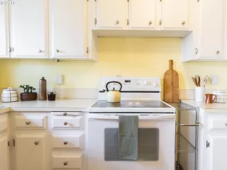 Photo #6: 19164960 Listing